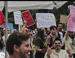 Мексика: протесты против туризма переросли в насилие, туристы подверглись преследованиям