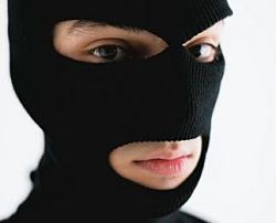 В округе Лос-Анджелес продвинули инициативу о запрете масок для сотрудников силовых структур 