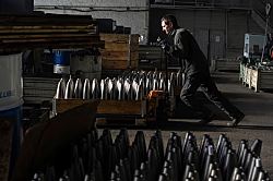 Поставки и продажа оружия Италией Украине: что известно и что держат в секрете