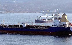 В Черном море взорвались два танкера из «теневого» флота России