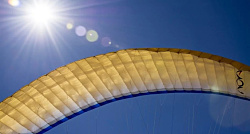 Парашютист из США умер после столкновения в воздухе с другим человеком