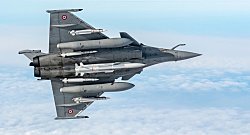 Три истребителя Rafale, которые Франция направила в Польшу, оказались "ядерными" и они в 115 км от границы