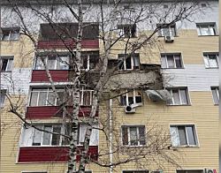 Очевидцы сообщили о попадании российской ракеты в жилой дом под Белгородом