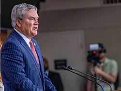 Комитет по надзору Палаты представителей расследует мошенничество в сомалийской общине Миннесоты в отношении Уолза