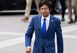 Демократ объявил о выдвижении статей обвинения против Хегсета