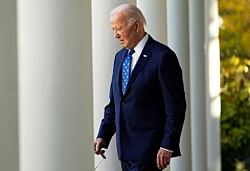 Трамп отменил действия всех указов, подписанных Байденом с применением автопера