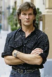 "Не позволяй страху управлять твоей жизнью. Позволь любви сделать это”.