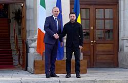 Первая гибридная атака на президентский борт в Европе: четыре военных дрона попытались помешать посадке самолета Зеленского.  