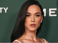 Певица Кэти Перри отсудила у американского ветерана почти 2 млн долларов после срыва сделки по покупке дома