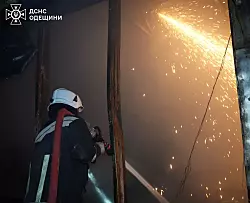 РФ ударила по Одесской области: начались масштабные пожары, горел радиорынок