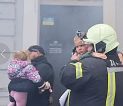 Армия РФ ударила беспилотниками по детсаду в Харькове