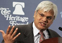 Советник Госдепартамента обвиняется в краже совершенно секретных файлов