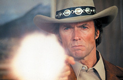 Как сейчас выглядит Клинт Иствуд: 20 фото, которые доказывают, что даже в 95 лет он крут