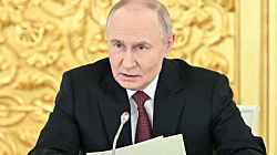 «Незамедлительно приступить». Путин велел срочно ускорить экономику до мировых темпов