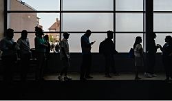 Количество сокращений в октябре достигло 22-летнего максимума