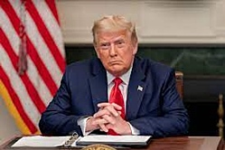 — Дорогая, почему мясо недожарено? — Какая я, такое и мясо.