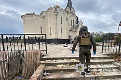 Войска РФ сбросили авиабомбу на храм в Константиновке и убили двух человек