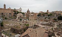 В центре Рима обрушилась средневековая башня Конти: под завалами оказались люди