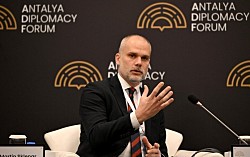 Можно ли избежать войны в Европе? Интервью с Мартином Скленаром, бывшим главой оборонного ведомства Словакии