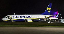 Самолет Ryanair экстренно сел в Германии из-за сильной турбулентности, 9 человек ранены