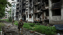 Покровск в Донецкой области оказался в полуокружении российской армии. 