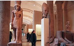 Туристам приготовиться: В Лувре пройдет забастовка против ухудшения условий труда