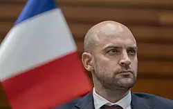 Мир не может быть капитуляцией - глава МИД Франции Барро