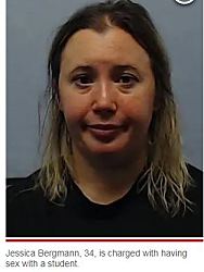 Учительница средней школы, предположительно, занималась сексом с несовершеннолетним учеником и позволяла ему ночевать у себя дома.