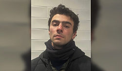 Адвокаты Луиджи Манджоне добиваются исключения доказательств на досудебном слушании