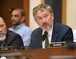 Республиканская партия в Палате представителей поддерживает законопроект об обнародовании документов Эпштейна