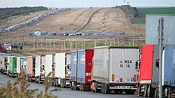 Импортеры предупредили о перебоях с поставками товаров в Россию из-за проверок на границе с Казахстаном