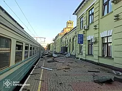 Лозовая пережила массированную атаку: повреждена железная дорога, есть погибший и раненые