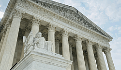 Верховный суд рассмотрит оспаривание указа Трампа о гражданстве по праву рождения