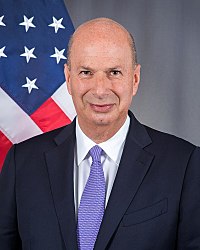 Европе придется объявить войну России — экс-посол США в ЕС