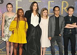 Анджелина Джоли решила проститься с Голливудом