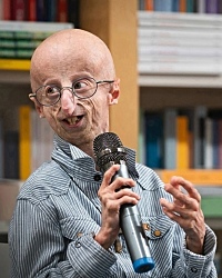 С глубоким сожалением сообщаем о том, что ушел из жизни Сэмми Бассо,